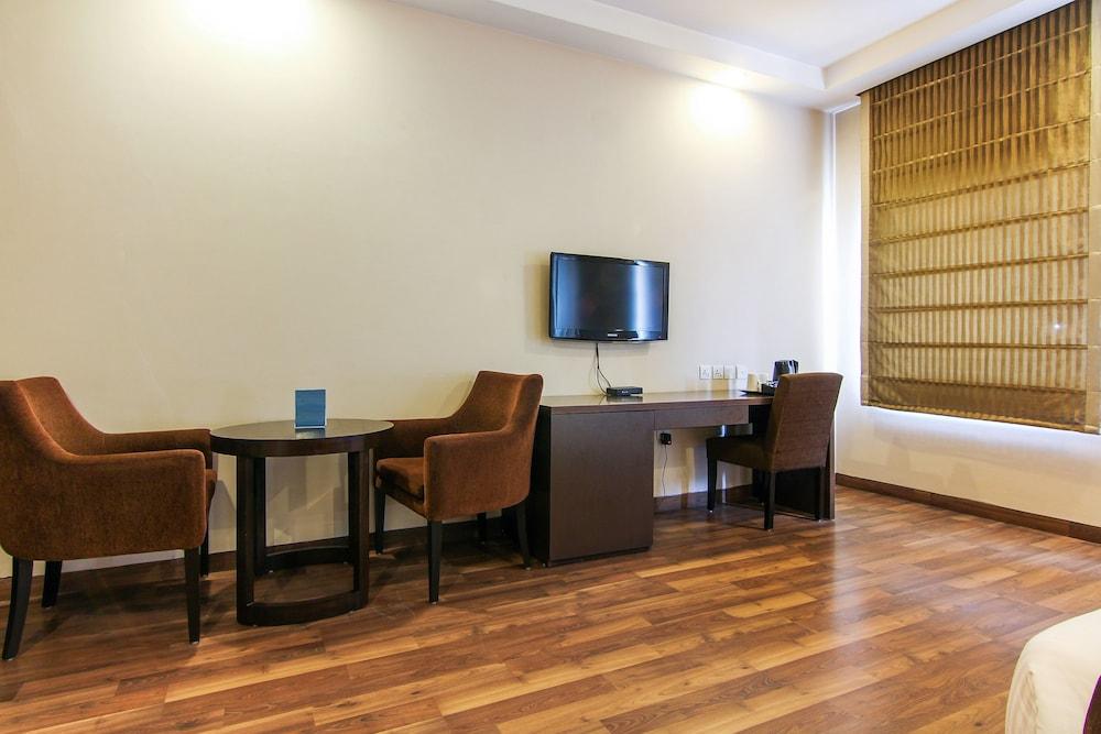 Vibe By The Lalit Traveller Hotel Faridabad Exterior photo